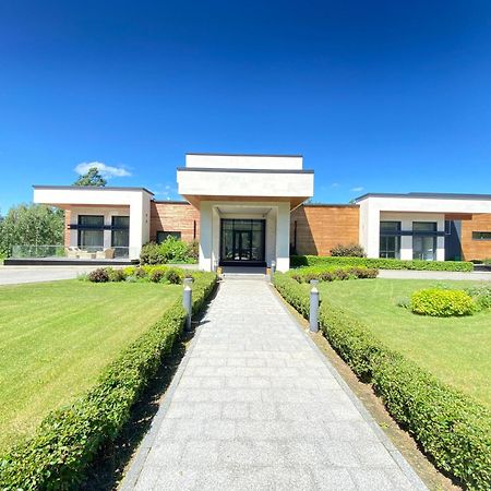 Hotel Burabay Shchūchīnsk Екстериор снимка